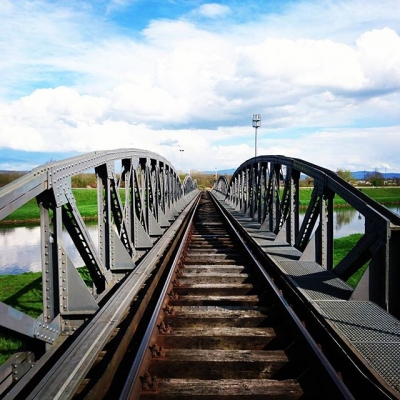 On the right track..... #wine #wein #wineoclock