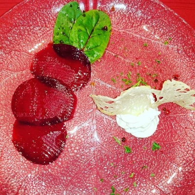 Capaccio of beetroot. With a foam of horseradish.
